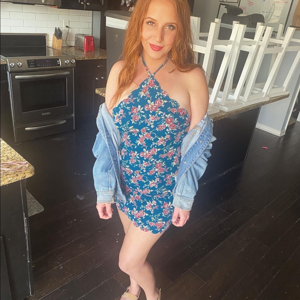 Floral halter dress - Picture 2 of 6